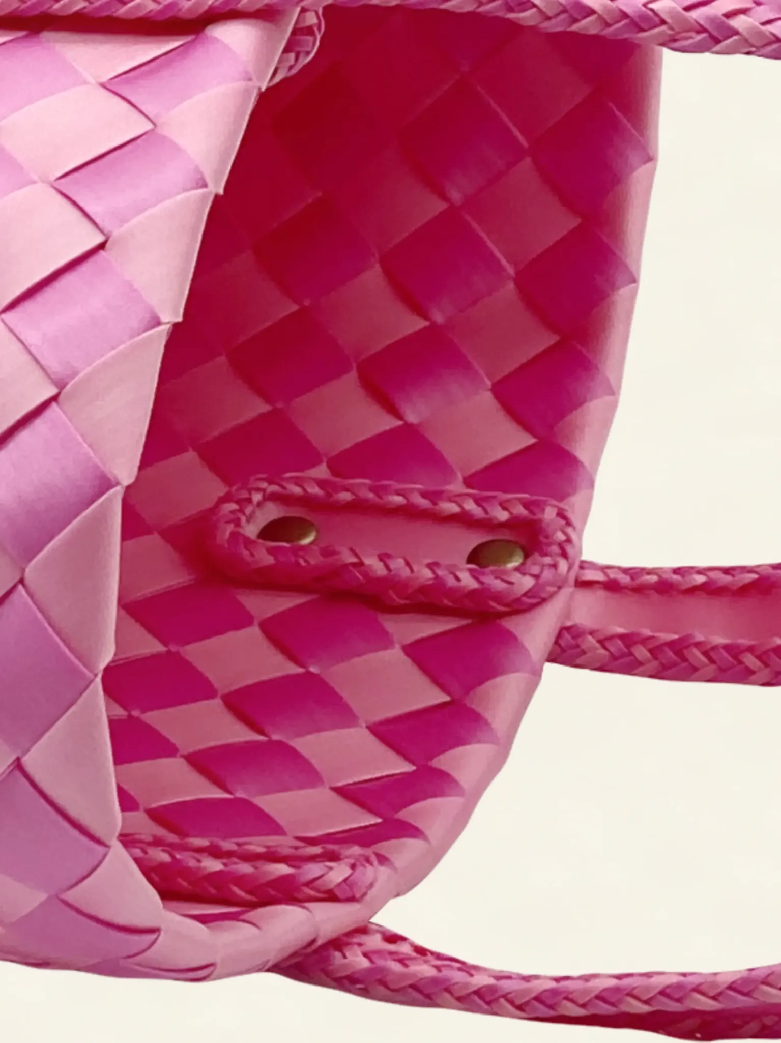 Prototype VIII | Light Coral Pink × Peach Blossom | Diamond Lattice 9-Cell | Stitched Handle | Side-Lay Close-up-044 | PP Band Craft | Alaudae Japan